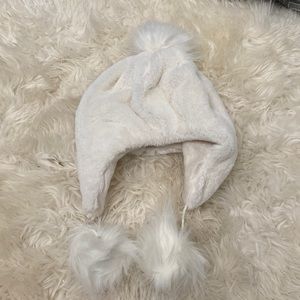 • Tucker + Tate Fluffy Beanie •